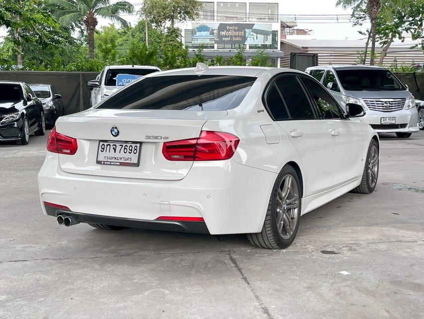 รหัสรถ WMT7698 BMW 330e M Sport LCI ปี 2018 จด 2022