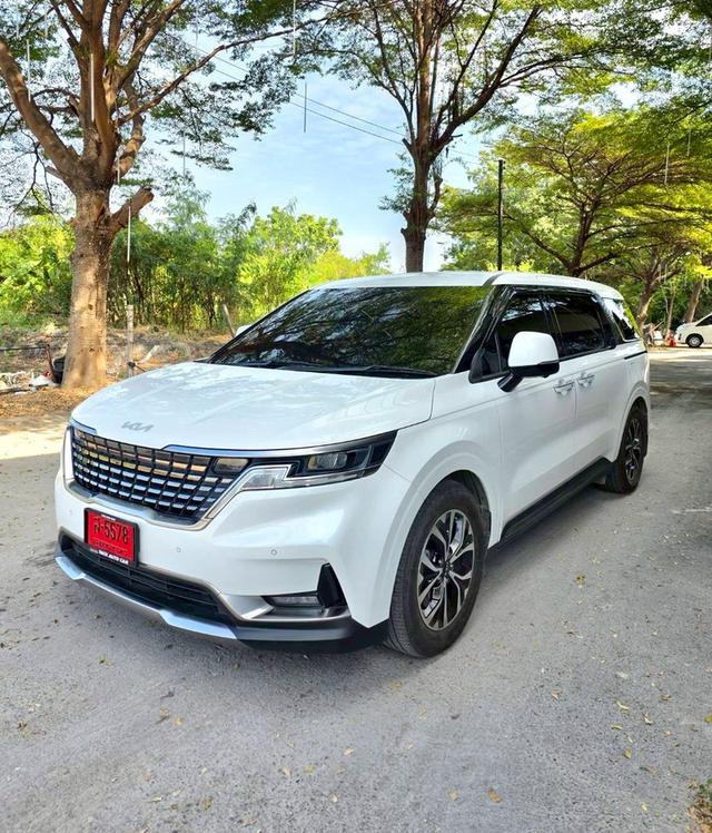 Kia grand carnival 2.2 EX สีขาว ปี 2022 ไมล์ 140,000 กม.