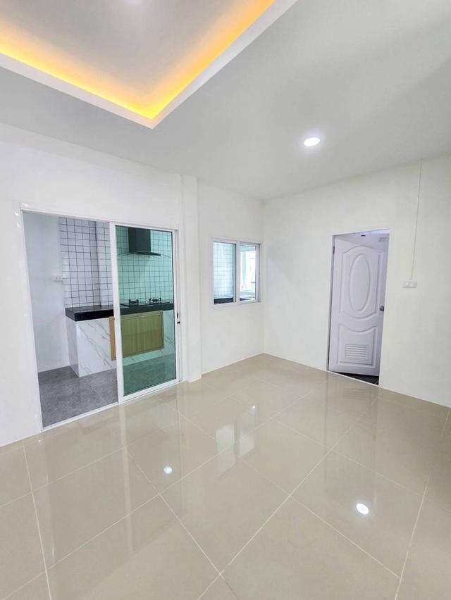หมู่บ้านบุรีรมย์ คู้บอน 41บ้านแฝด รีโนเวทเนื้อที่ 37 ตร.ว.ทำเลคนตามหา 12