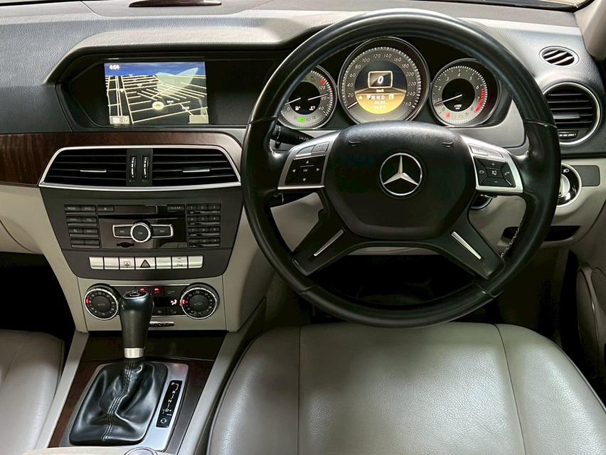 Mercedes-Benz C200 CGI Avantgarde 7