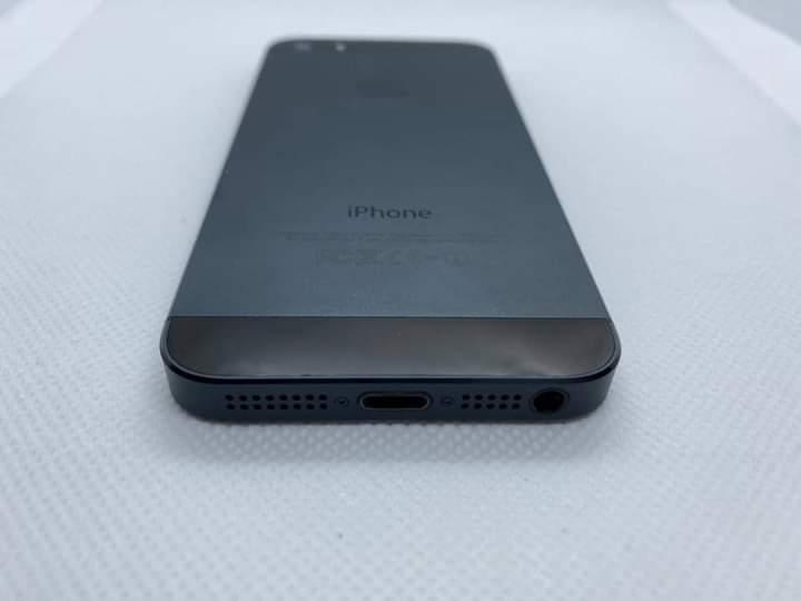 iPhone 5 สีดำ 3