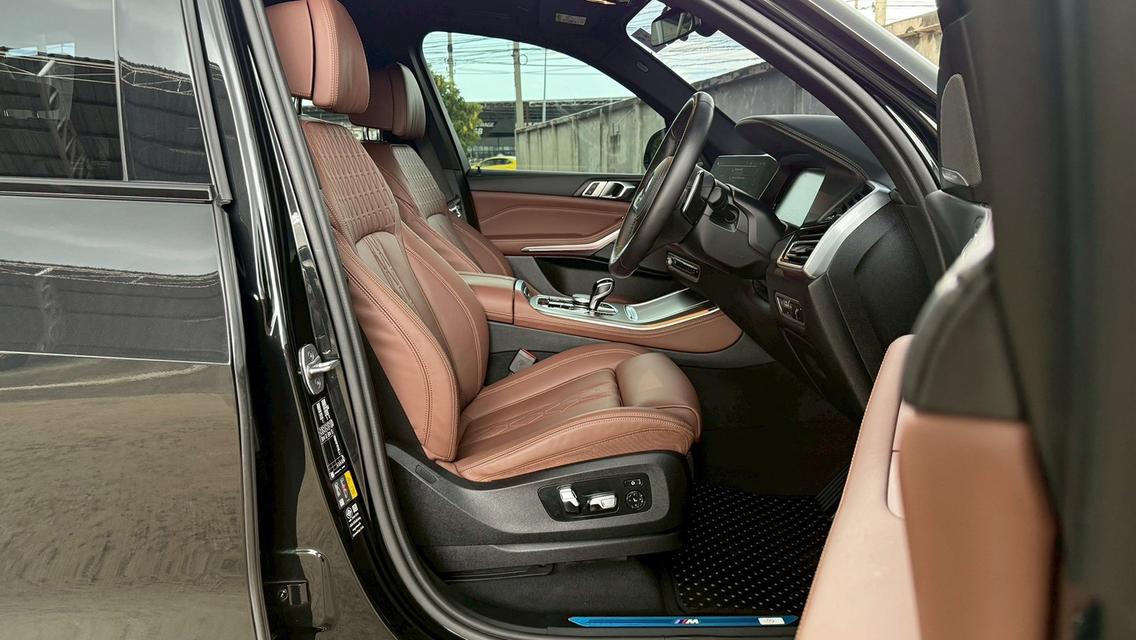 BMW X5 xDrive45e M Sport  รถออกสิ้นปี 2022  ไมล์ 43,xxx กม.  17