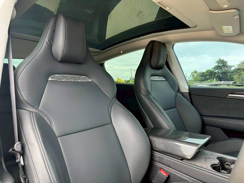 Tesla Model Y Performance ปี 2023 10