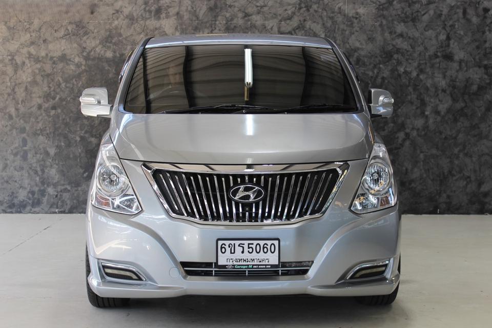 รหัสรถ JRS5060 Hyundai Grand Starex 2016 สีเทา 2