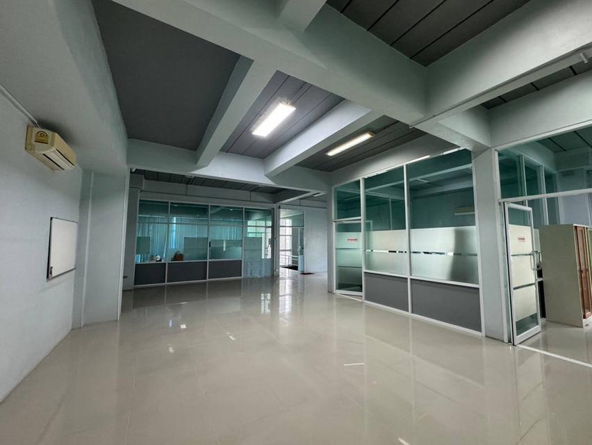 ขาย–เช่า โฮมออฟฟิศ 3 ชั้น นิคมอมตะนคร ชลบุรี พร้อมอุปกรณ์สำนักงานครบครัน จอดรถได้จุใจกว่า 15 คัน 15