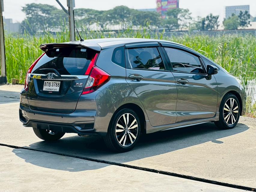 รถบ้านเข้าใหม่ ไมล์เพียง76,000โล เข้าศูนย์ตลอด มือเดียวออกห้างป้ายแดง สวย เดิม ราคาดี วารันตีหลังการขาย #HONDA NEW JAZZ 1.5RS (GK) ปี2019 สีเทา เกีย รูปที่ 5