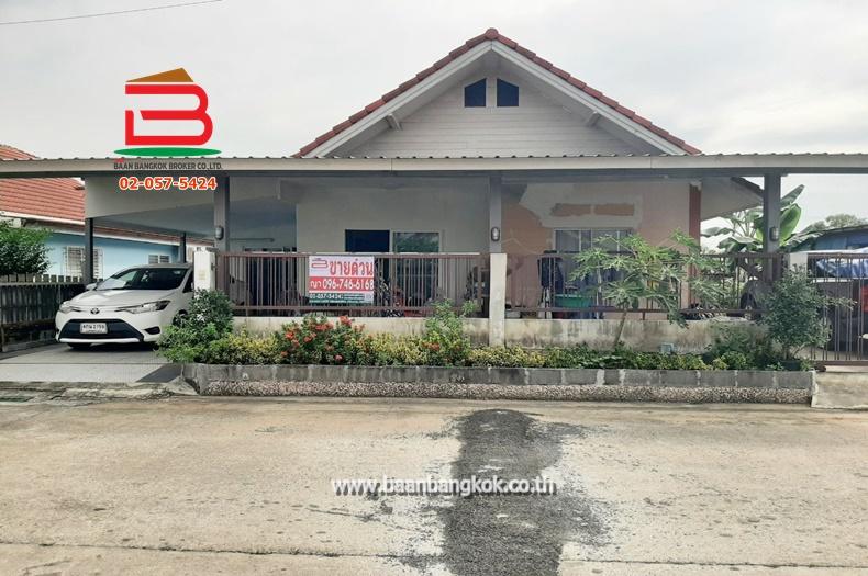 บ้านเดี่ยว 1 ชั้น หลังริม หมู่บ้าน สวนธนพร ลำลูกกา คลอง8 เนื้อที่ 60 ตรว. ถนนลำลูกกา อ.ลำลูกกา ปทุมธานี 1