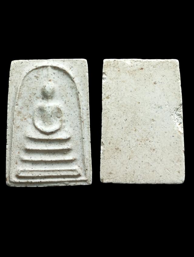 เปิดพระสมเด็จไม่ทราบที่ชอบทักได้ครับ