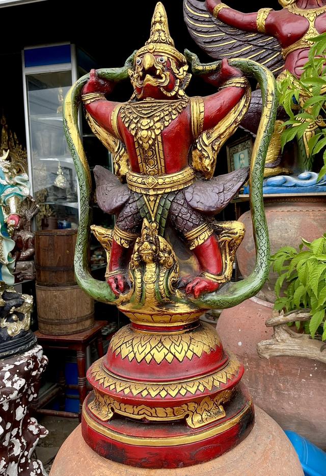 พญาครุฑยุดนาค ครุฑตั้งโต๊ะบูชา พญาครุฑจับนาค ขนาดสูง80ซม