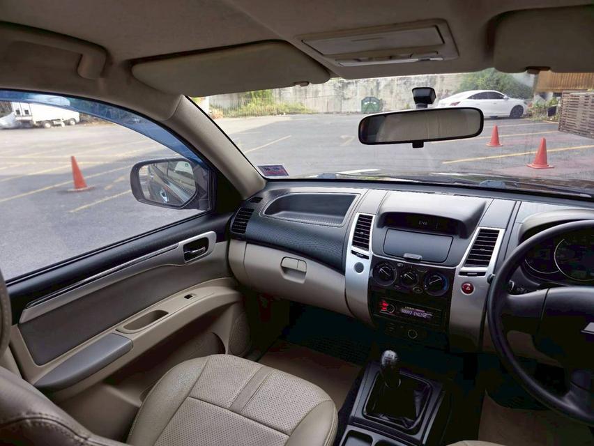 MITSUBISHI PAJERO SPORT 2.4 GLS เกียร์ M/T สีดำ ปี2013 10