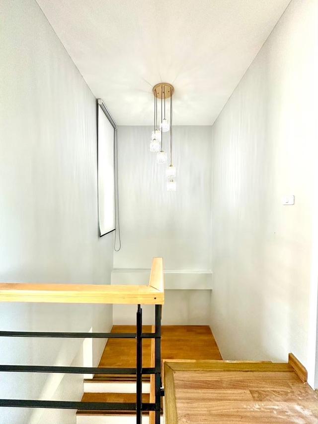 ให้เช่า - บ้านเดี่ยว รีโนเวทใหม่ทั้งหลัง ปากซอยถนนคุ้มเกล้า 39 ใกล้นิคมลาดกระบัง และสนามบินสุวรรณภูมิ 11