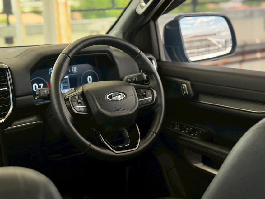 Ford Everest 2.0 Bi-Turbo Titanium + 10AT 4x4 ปี 2023 14