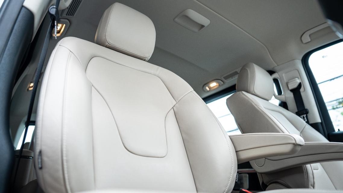 Mercedes-Benz V300d Exclusive 2025 สีดำ มือเดียว สภาพดีสุดไมล์น้อยมาก Warranty Benz เหลือถึง 30042028 รูปที่ 14