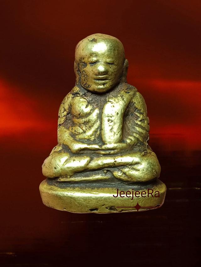 หลวงพ่อเงินพิมพ์นิยมBมือมีฐานรองสวยสุดๆ