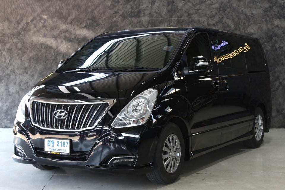 รหัสรถ JRS3187 🚐✨ HYUNDAI H-1 ปี 2017 สีดำสุดหรู สภาพพร้อมใช้ รูปที่ 18