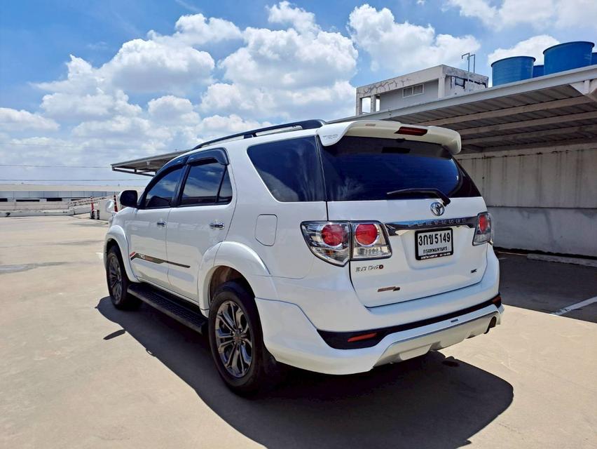 Toyota Fortuner 3.0 V รุ่น TRD Sportivo  4WD รุ่นท็อปสุด ปี2014 สีขาว 4