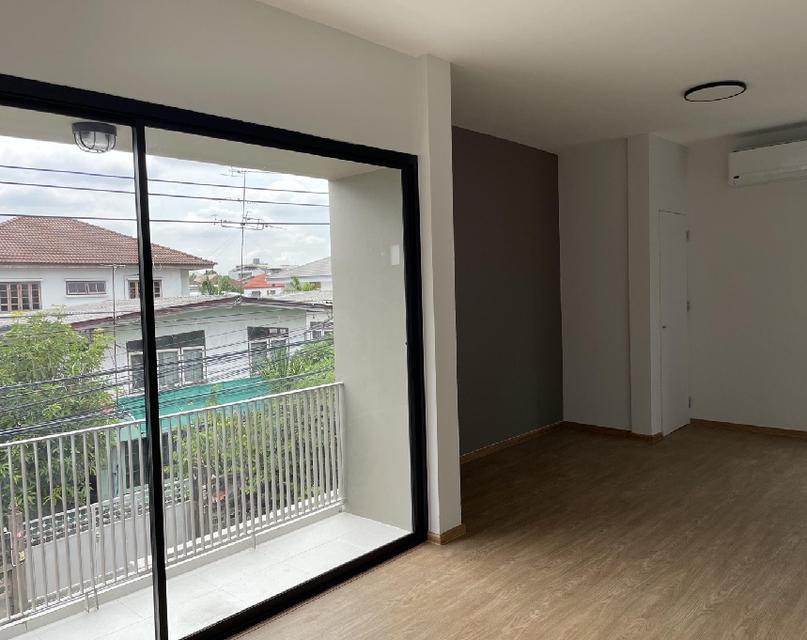 ให้เช่าโฮมออฟฟิศ / บ้านเดี่ยว 2 ชั้น / ทำเล สุทธิสาร ห้วยขวาง / ซอยวัฒนานิเวศน์ / ใกล้ MRTสุทธิสาร / บ้านสวยมาก 6