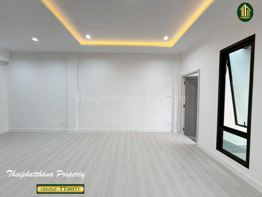 ทาวน์โฮม 3 ชั้น ซอยนาคนิวาส ลาดพร้าว 6