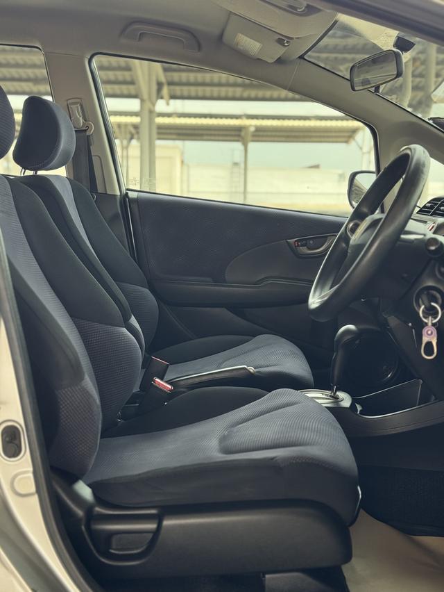 HONDA JAZZ GE 2011 AUTO IVTEC 18