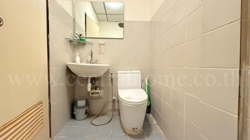 ทาวน์เฮ้าส์ หมู่บ้าน ดวงกมล ซอยพระยาสุเรนทร์ 35 - คลองสามวา 10