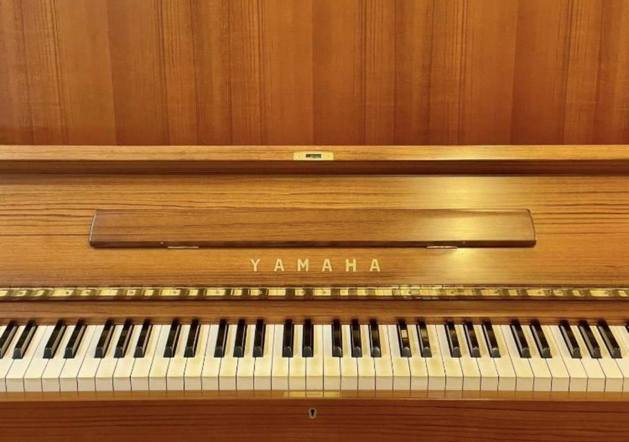 Piano Yamha U7 3
