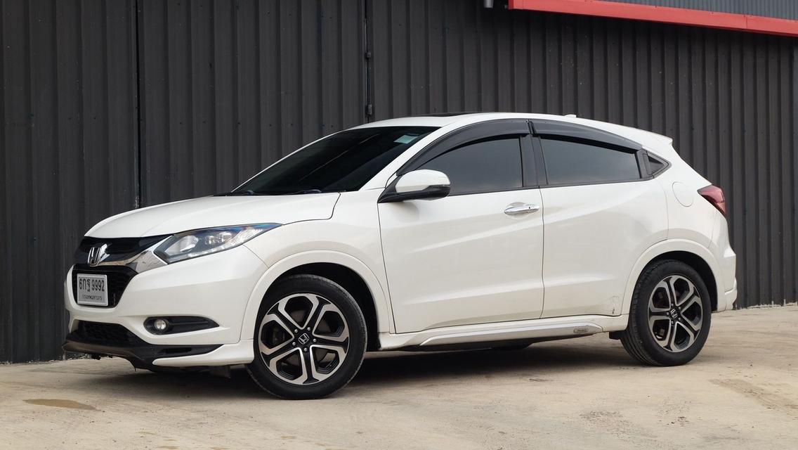 (แจ้งรหัสรถ KN9992) HONDA HRV, 1.8 EL ท็อป ซันรูฟ ปี17(ติดแก๊สLPGใต้ท้อง)