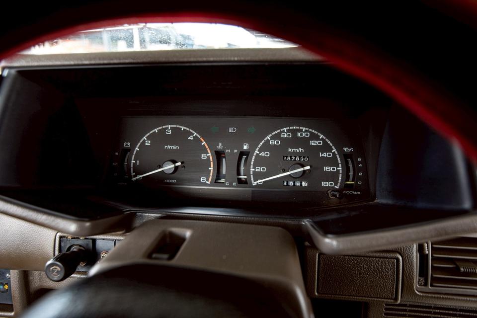 Isuzu Space Cab 2.5L ดีเซล ปี 1993 สีเทา เกียร์ธรรดา  16