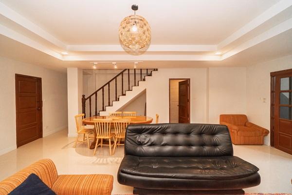 ปล่อยเช่าบ้าน ทาวน์โฮม 5 ชั้น ใจกลางทองหล่อ ซอย 25 Tropical House ทำเลเยี่ยม พร้อมดาดฟ้าส่วนตัว โทร 092-6397963 4