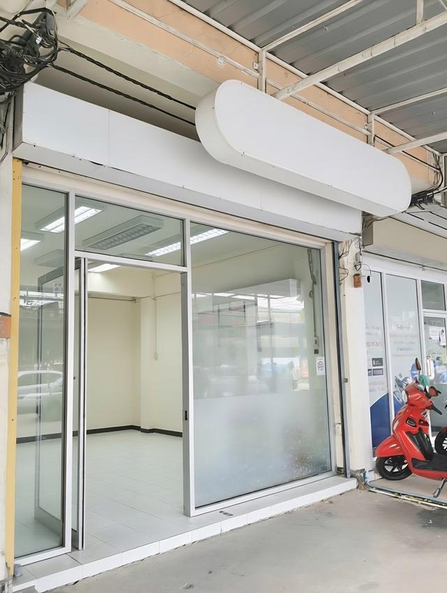 อาคารพาณิชย์ 4 ชั้น ถนนเพิ่มสิน 8