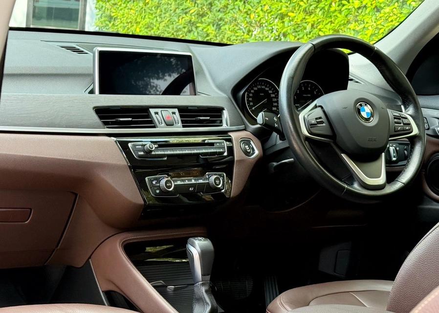 2018 BMW X1 F48  รถมือเดียวป้ายแดง รถวิ่งน้อยเพียง 70,000 กม  รถเข้าศูนย์ทุกระยะ รถไม่เคยมีอุบัติเหตุครับ รูปที่ 12