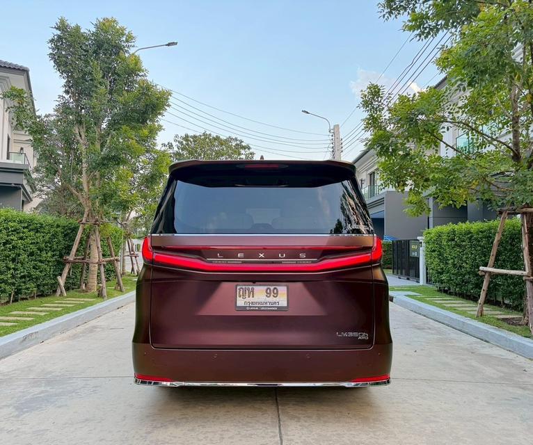 Lexus LM350h 4 ที่นั่ง สีขาว Wrap สีพิเศษ รูปที่ 7