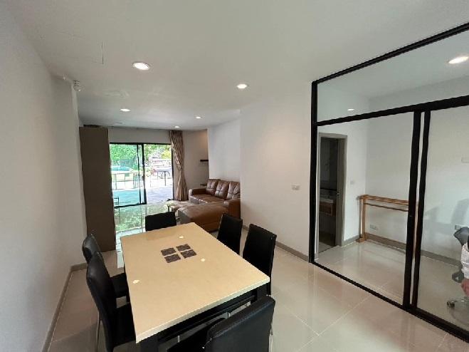 For Rent ให้เช่าทาวน์โฮม 3 ชั้น โครงการ พรีเมียม เพลส พหลโยธิน รามอินทรา / หลังมุม  2