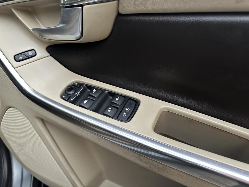 VOLVO XC60 2.0 D4 เครื่องยนต์ดีเซล ปี2013