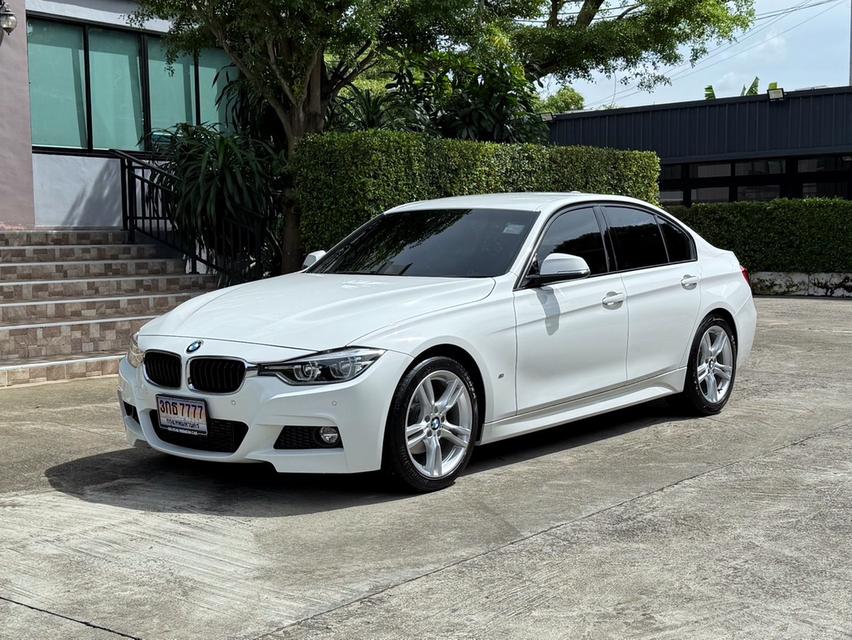 2019 BMW 320D MSPORT ( แท้ ) รถมือเดียวออกป้ายแดง รถวิ่งน้อย เข้าศูนย์ทุกระยะ รถไม่เคยมีอุบัติเหตุครับ 4