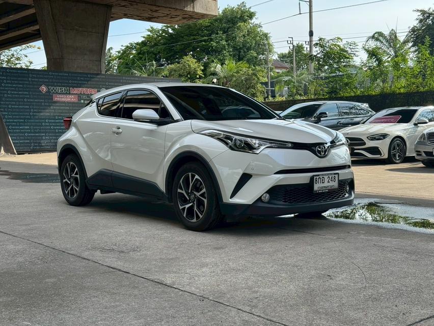 ขายรถ Toyota C-HR 1.8 Mid ปี 2019 สีขาว เกียร์ออโต้
