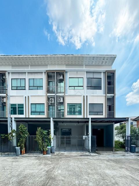 ขาย ทาวน์โฮม หมู่บ้านพาทิโอ วัชรพล – รามอินทรา ถนนวัชรพล สไตล์ Modern Iconic ต่อเติมฟังก์ชันครบ ใกล้เพลินนารี มอลล์