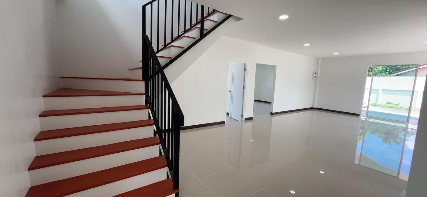 ขายบ้าน 2 ชั้นรีโนเวทใหม่ พร้อมโกดังใหญ่ 567 ตร.ว. ทำเลเมืองชลบุรี 5