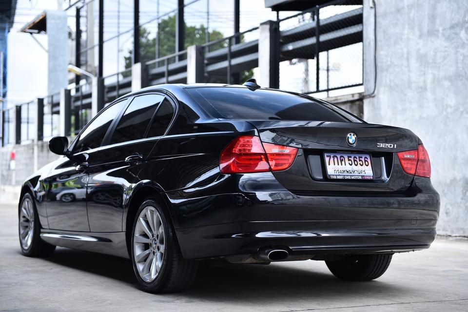 2010 แท้ BMW 320i SE LCI V-Shape E90 ทะเบียนคืน"🎊 รูปที่ 8