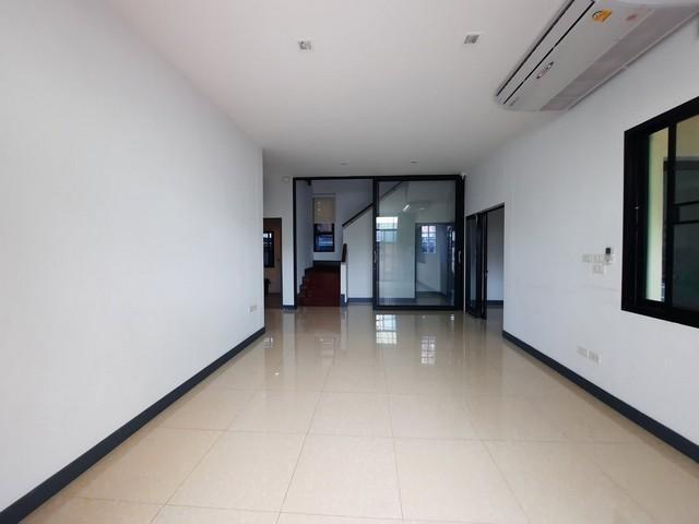 HR 10295 ให้เช่าอาคาร 3 ชั้น ซอย 20 มิถุนา ถนนสุทธิสารวินิจฉัย ห้วยขวาง เหมาะทำออฟฟิศ 8