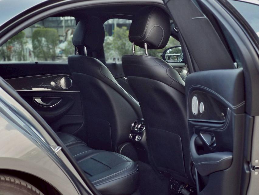 Benz E 350e AMG ปี 2018 ไมล์ 85,xxx km. รูปที่ 8