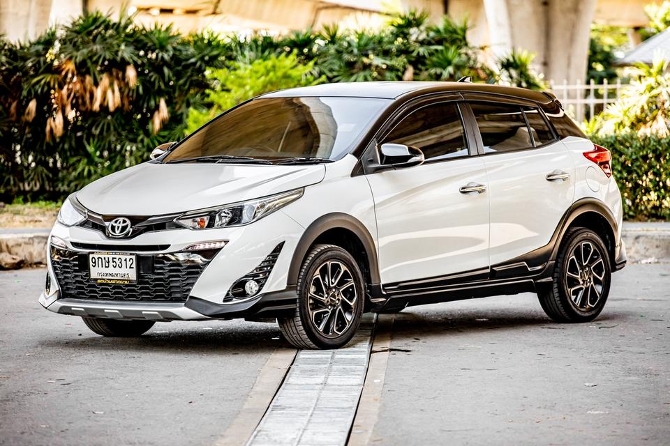 Toyota Yaris Cross 1.2 ปี 2020 สีขาว มือเดียวป้ายแดง สภาพใหม่มากๆ 