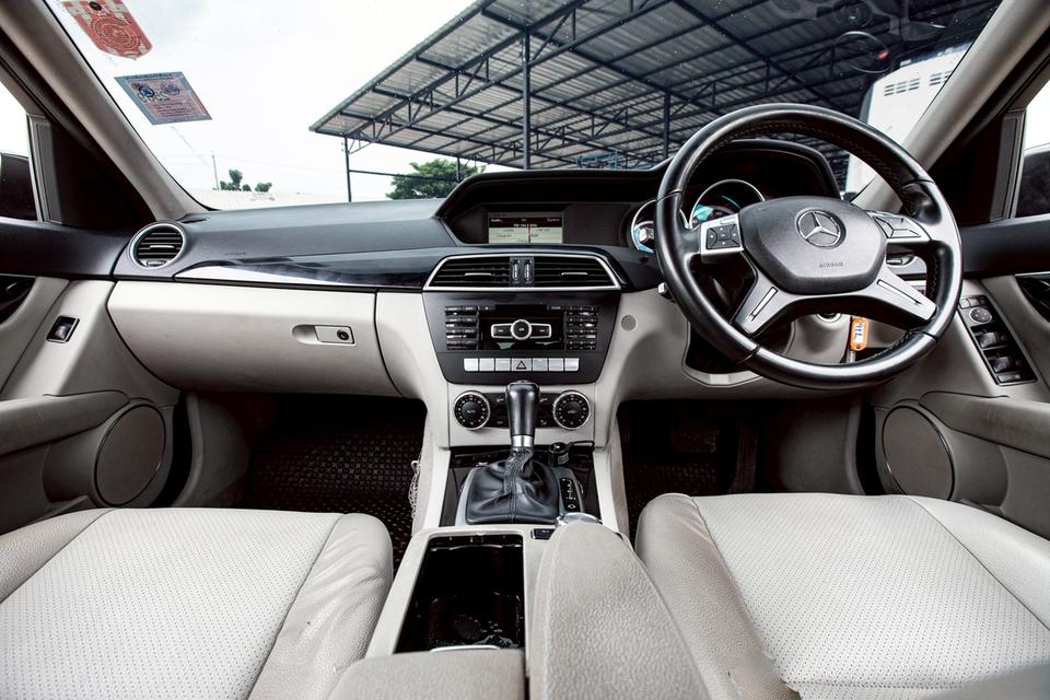 Benz C200 CGI BE สีดำ ปี 2014 มือเดียวป้ายแดง 15