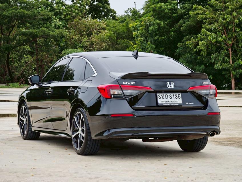 HONDA CIVIC FE Sedan 4dr e:HEV RS E-CVT FWD 2.0 Y22. สีดำ  เกียร์ออโต้  8