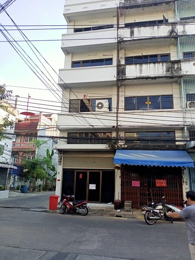 ให้เช่าอาคารพาณิชย์5ชั้น จันทน์32 มีห้องน้ำและห้องนอนทุกชั้น ใกล้สถานีรถไฟฟ้าสุรศักดิ์ เหมาะสำหรับทำธุรกิจหรืออยู่อาศัย 7