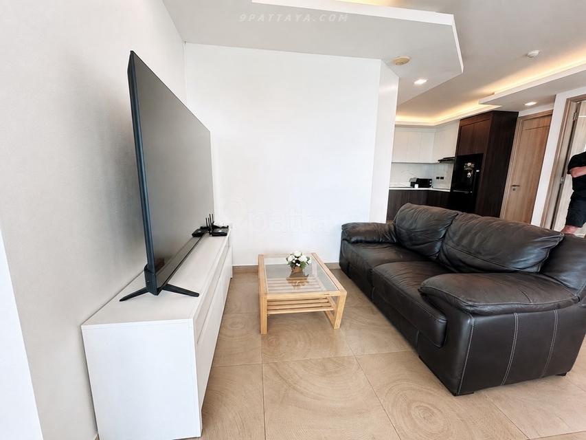 Urgent Sale — Large Corner Sea View Condo at Paradise Ocean View PattayaFire sale condo at Paradise Ocean View Pattaya. Spacious corner unit 7