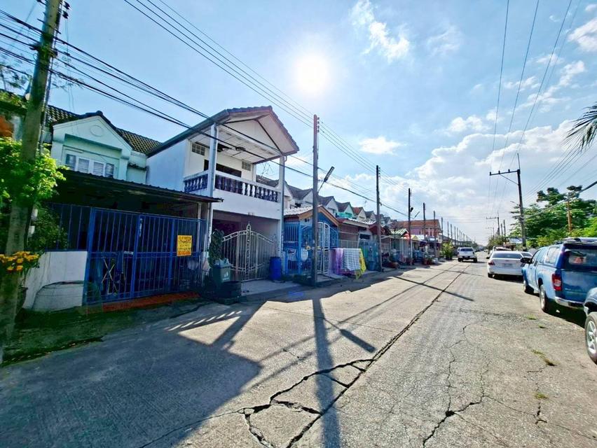 ขายบ้าน 2 ชั้น หมู่บ้านรุ่งเรืองเฮ้าส์1 คลอง4 ลาดสวาย 3