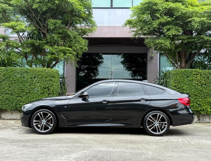 2019 BMW 320D GT MSPORT LCI รถมือเดียวออกป้ายแดง รถวิ่งน้อย เข้าศูนย์ทุกระยะ รถไม่เคยมีอุบัติเหตุครับ