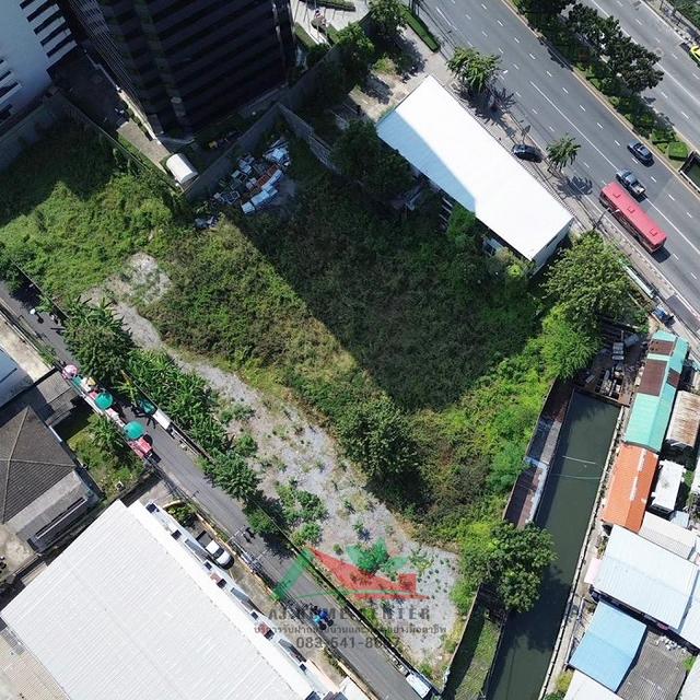 ขายที่ดินพร้อมสิ่งปลูกสร้าง เนื้อที่ 2-2-94.3 ไร่ ติดถนนรัชาภิเษก ห้วยขวาง 5