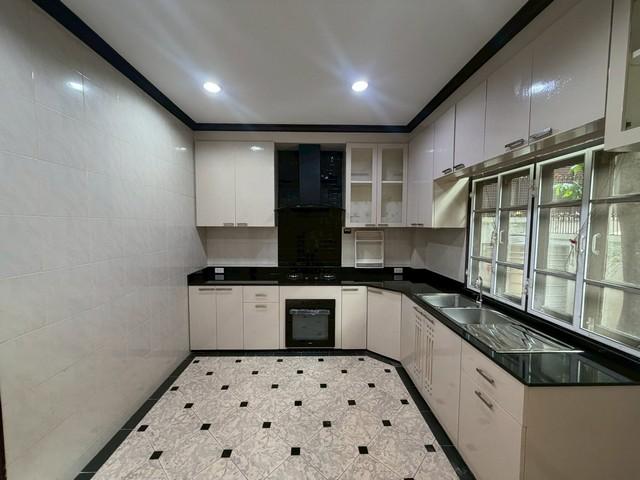 T26-1082 ให้เช่า บ้าน บ้านเดี่ยว 2 ชั้น 100 ตรว. เอกมัย 10 ( ซอยปรีดีพนมยงค์ 25) 90000 บาทต่อเดือน ชั้นที่ 1 ชั้นทั้งหมด 5