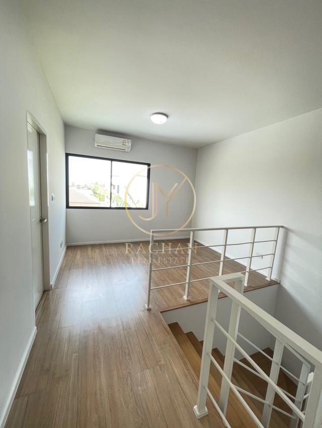 B69-301 ขายด่วน ทาวน์โฮม 3 ชั้น หมู่บ้านกลางเมือง ปิ่นเกล้า-จรัญฯเนื้อที่ 18.9 ตร.ว พื้นที่ใช้สอย 145 ตร.ม 3 ห้องนอน 3 ห้องน้ำ 17